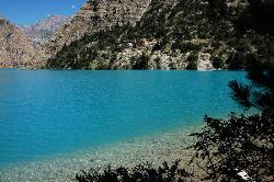 The trail drops down towards the lake, the splashing of tiny waves and the chirping of birds complete the picture of harmony. Despite the idyllic surroundings, one shouldn't forget that life for people of Dolpo (and Nepal in general) is very hard.