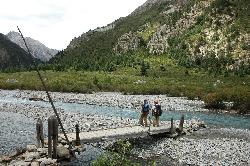 Kees and Kami looking for the rest of the bridge.