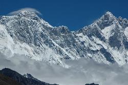 Mount Everest with its characteristic clouds near the summit and Lhotse on the way to Pangpoche.