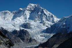 Gyachung Kang rising above an ocean of ice; with 7'952m one of the many peaks that are almost 8'000 m high but never get mentioned because they lack a few meters.