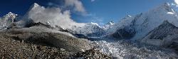 Panorama on the way to Gorak Ghep; Pumori dominating the left with Kala Patar just below; on the right the glacier from the Khumbu icefall.