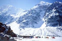 Camp in Lhonak