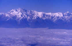 annapurna_from_plane.jpg (114740 Byte)