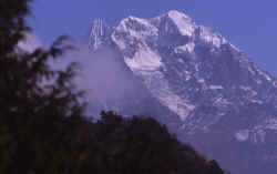 jannu_range_above_gyabla.jpg (85108 Byte)