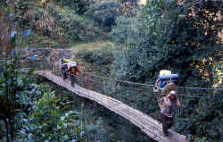 phurumbu_bridge.jpg (624862 Byte)