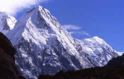 Rathong, a stunning mountain that forms the border between Nepal and Sikkim (India)