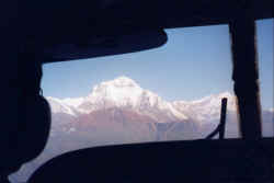 dhaulagiri_from_plane.jpg (93958 Byte)