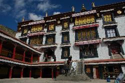 Courtyard in Drepung