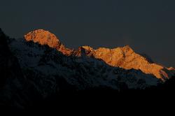 The eastern ridge of Kangchenjunga with Simvu and Kangchenjunga.