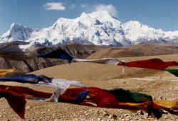 shishapangma_prayerflags.jpg (206720 Byte)